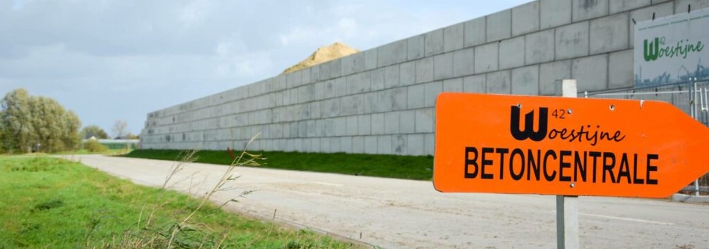 Weg naar Woestijne
